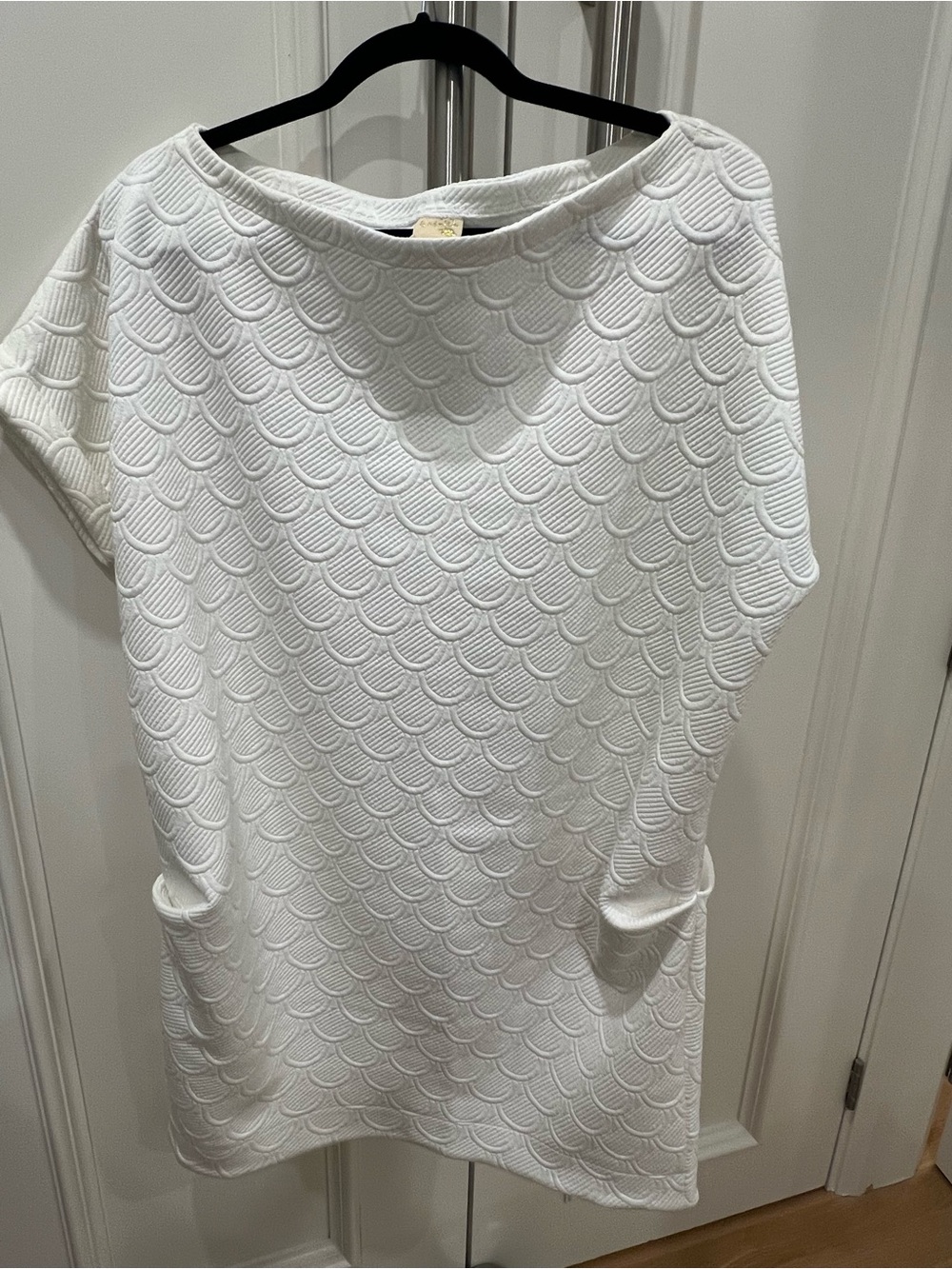 Textured White Scallop Knit Shift Dress by Noemiah (Etsy)